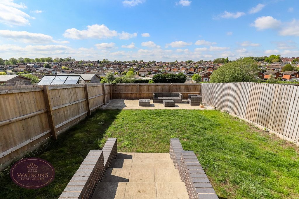 Property photo 2 of 29