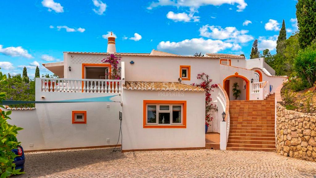 Property photo 2 of 47