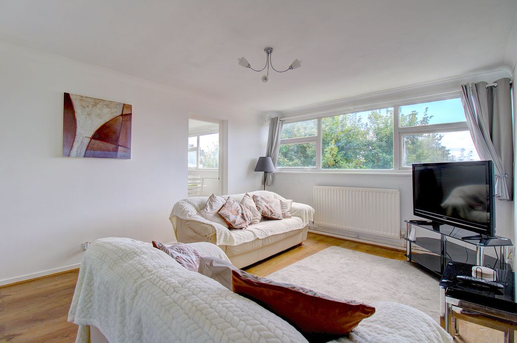 Property photo 1 of 17 Lounge (From Kitchen)