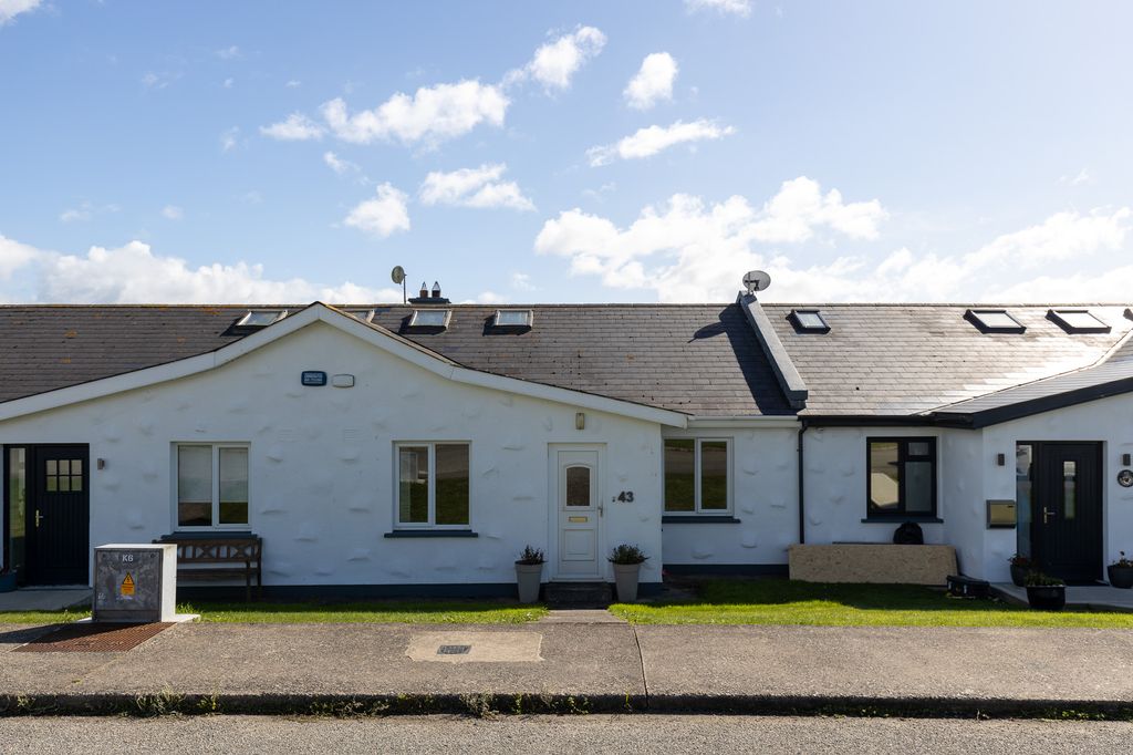 Property photo 2 of 37