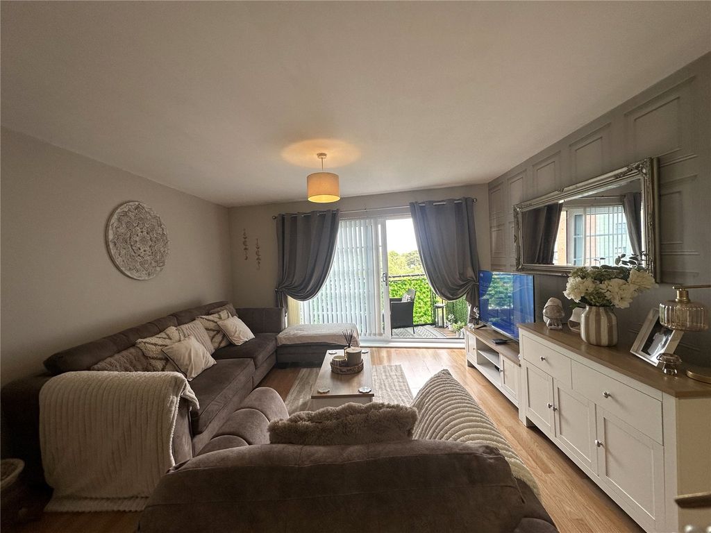 Property photo 2 of 17 Picture No. 05