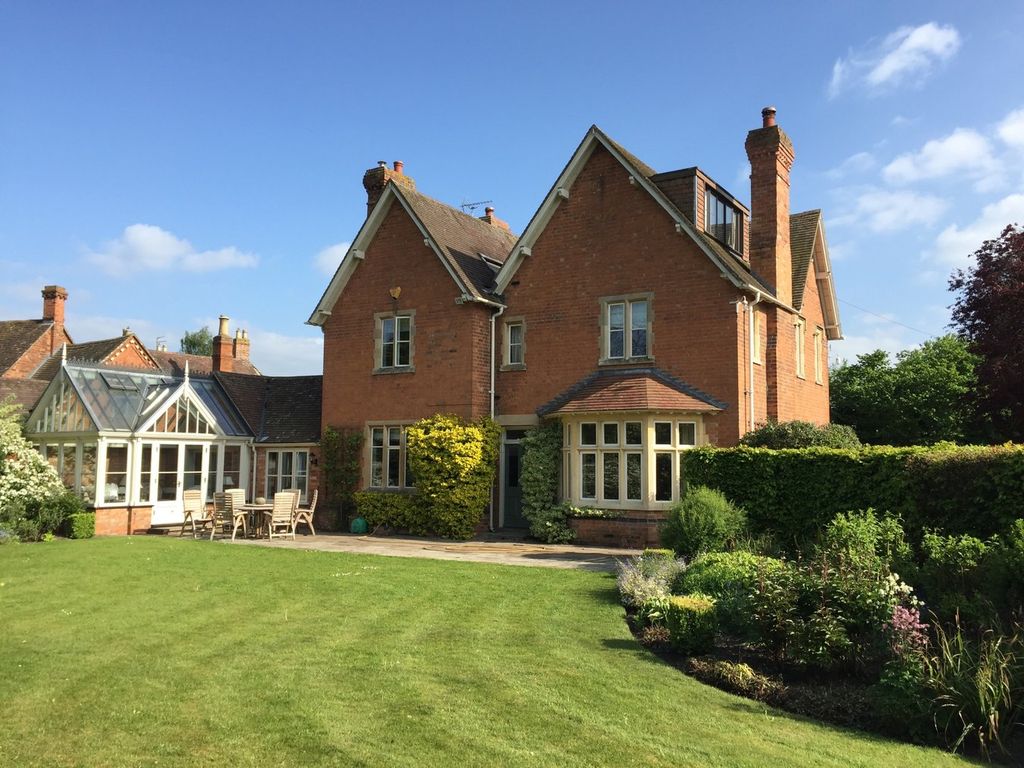 Property photo 1 of 25