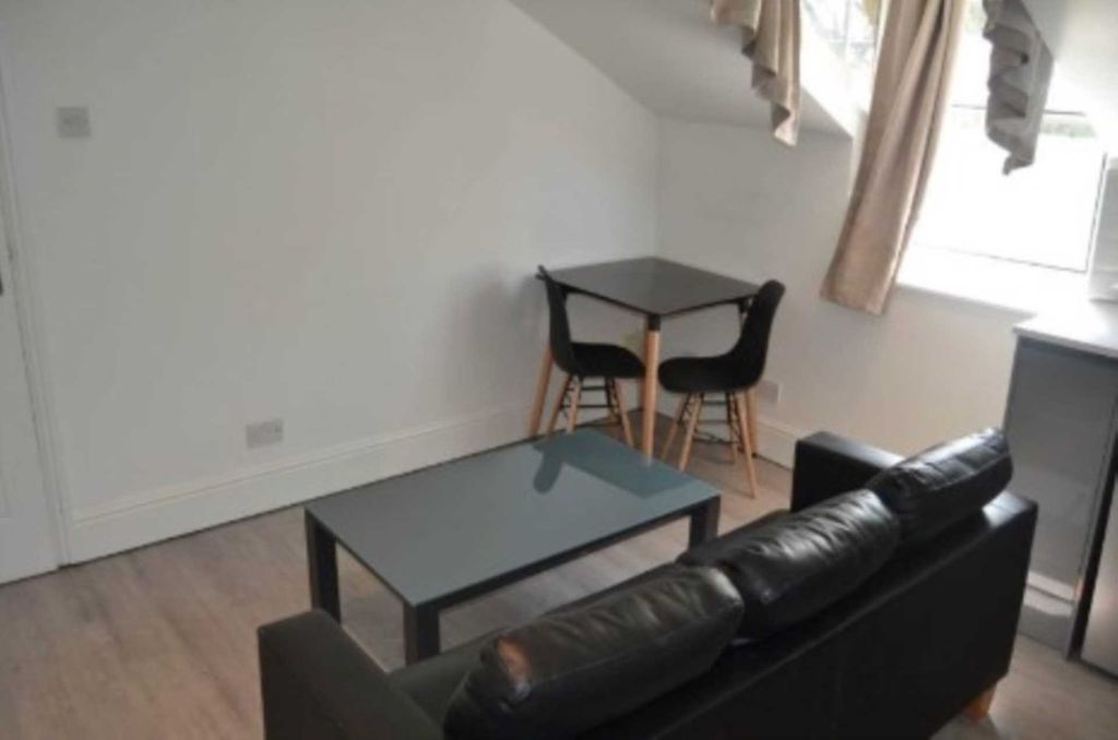 Property photo 3 of 5