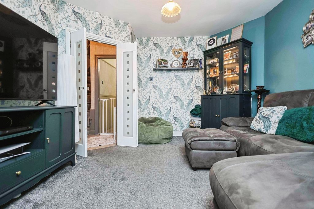 Property photo 2 of 19 Pbox-Img.Jpg