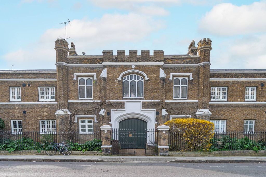 Property photo 1 of 15