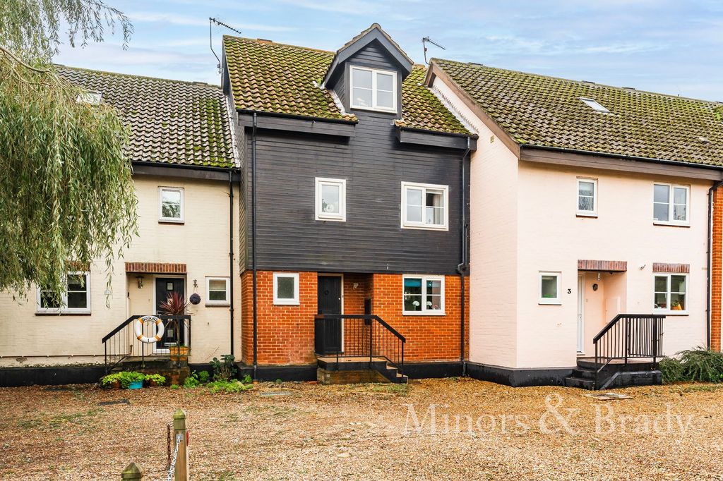 Property photo 1 of 20