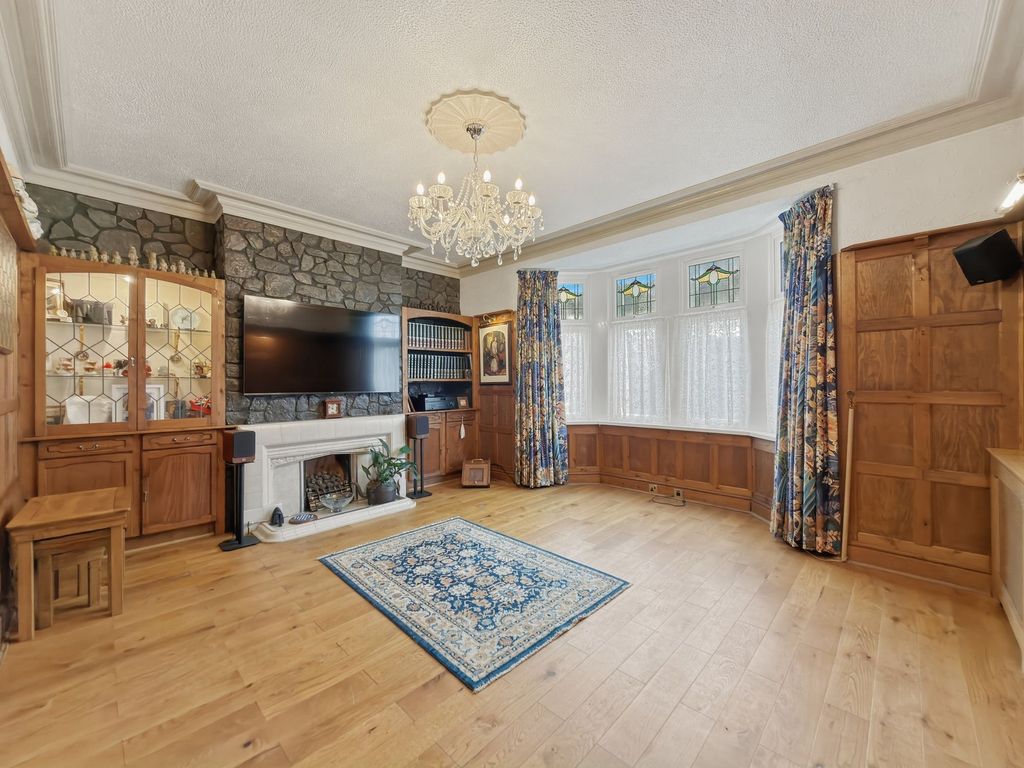 Property photo 3 of 23