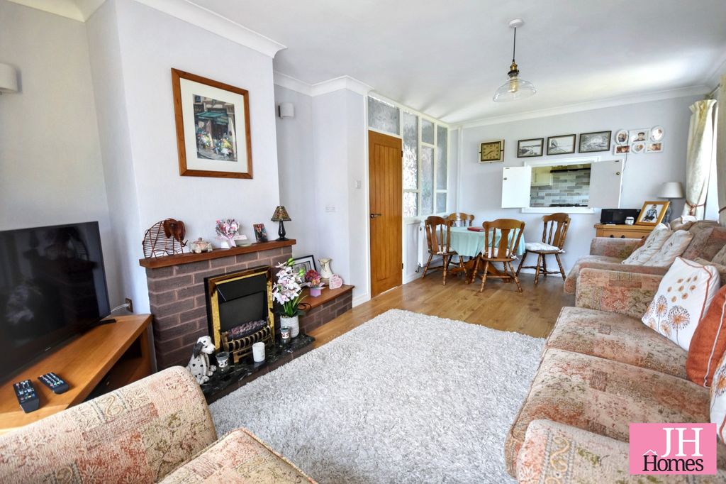 Property photo 2 of 22