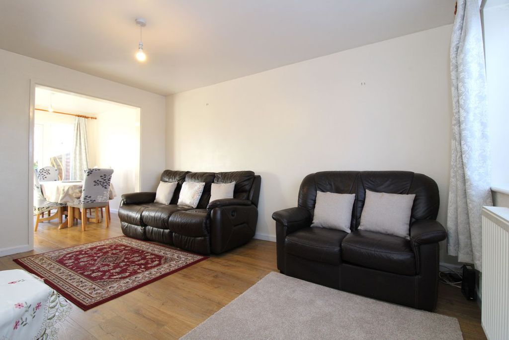 Property photo 2 of 10 Lounge