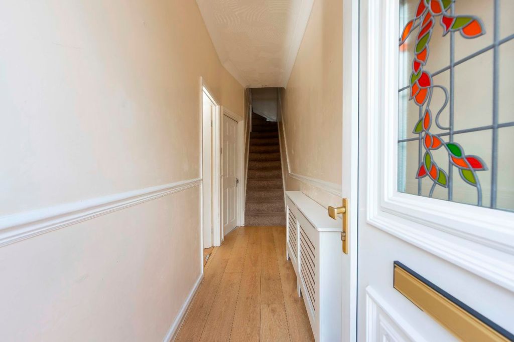 Property photo 3 of 36