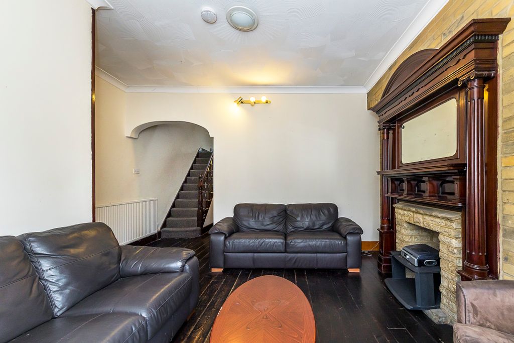 Property photo 3 of 26