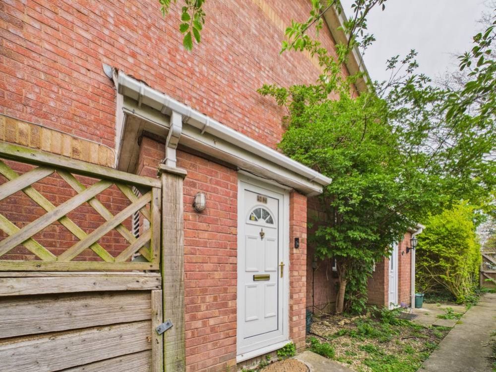 Property photo 1 of 7 Cam01740G0-Pr0544-Still003-Thumbnail-H750-70