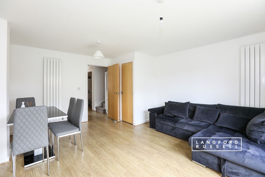 Property photo 3 of 10 Reception