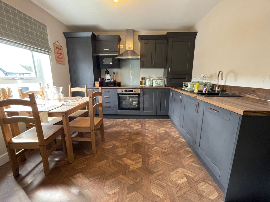 Property photo 2 of 19 Kitchen .Jpg