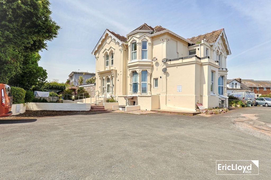 Property photo 1 of 17 Photo 14
