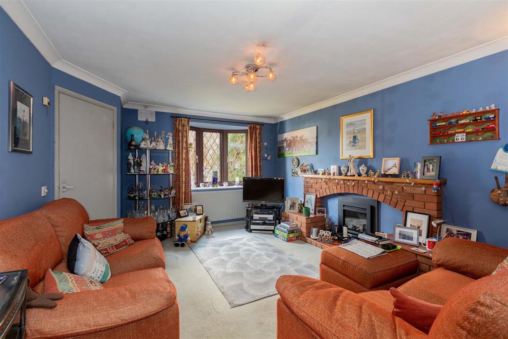 Property photo 3 of 17 41 Bader Gardens-12.Jpg