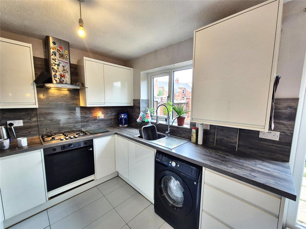 Property photo 2 of 21 Kitchen/Dining Room