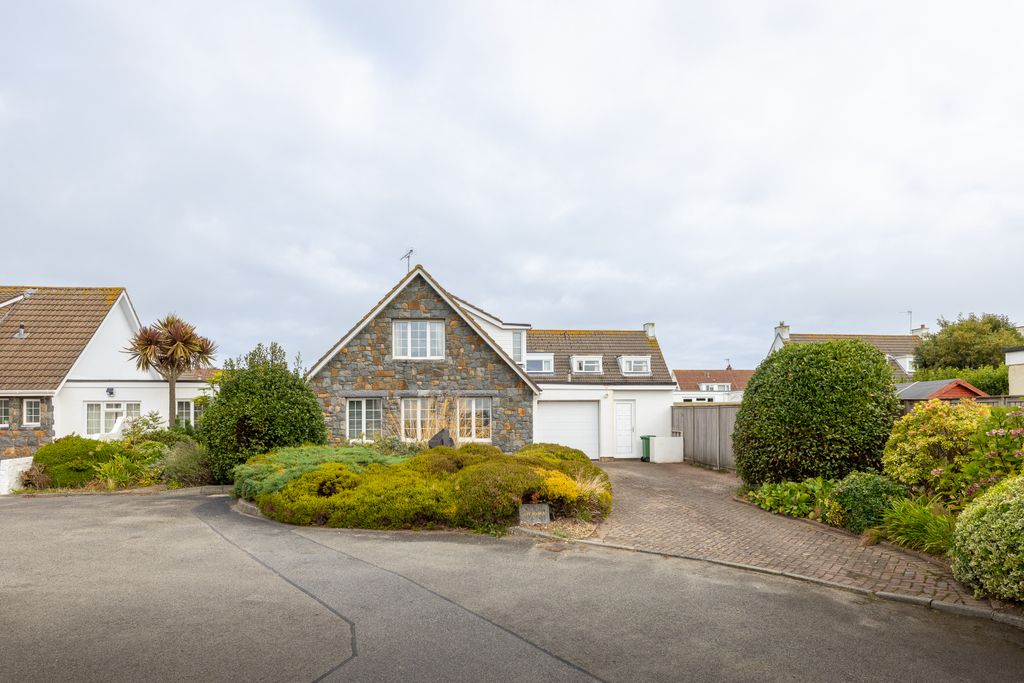 Property photo 3 of 20