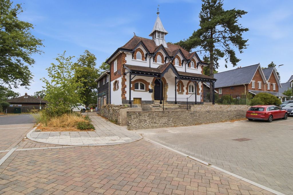 Property photo 1 of 20