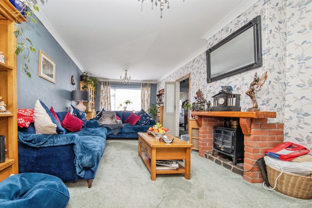 Property photo 3 of 15