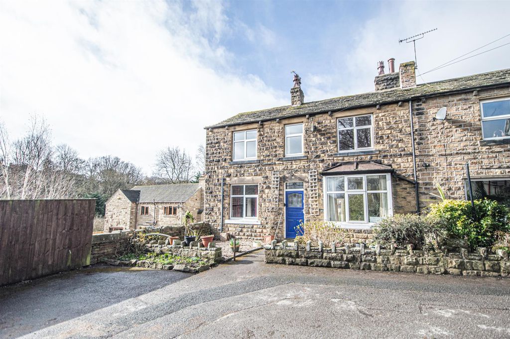 Property photo 2 of 21