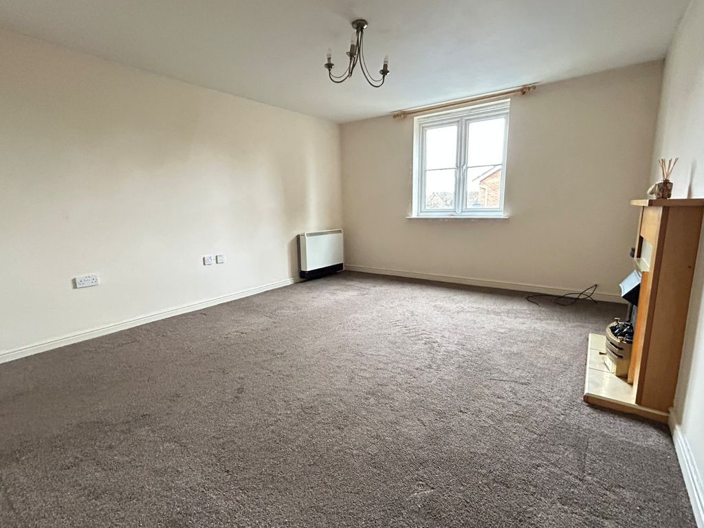 Property photo 3 of 10 Lounge