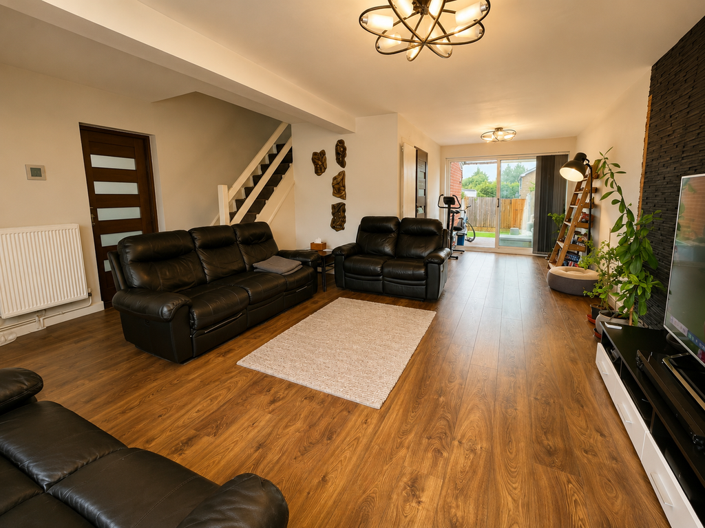 Property photo 3 of 12 Lounge