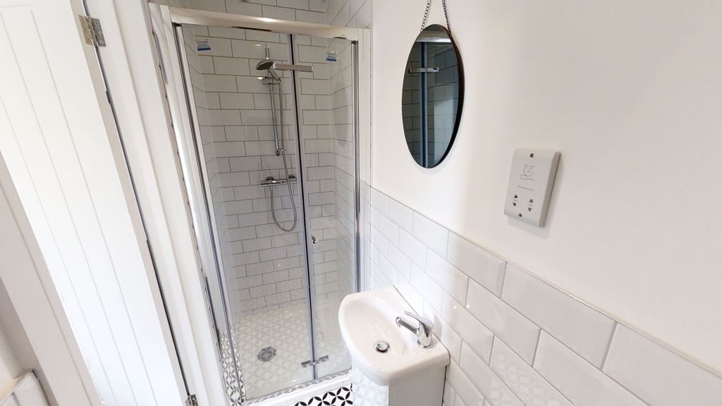 Property photo 3 of 7 Photo