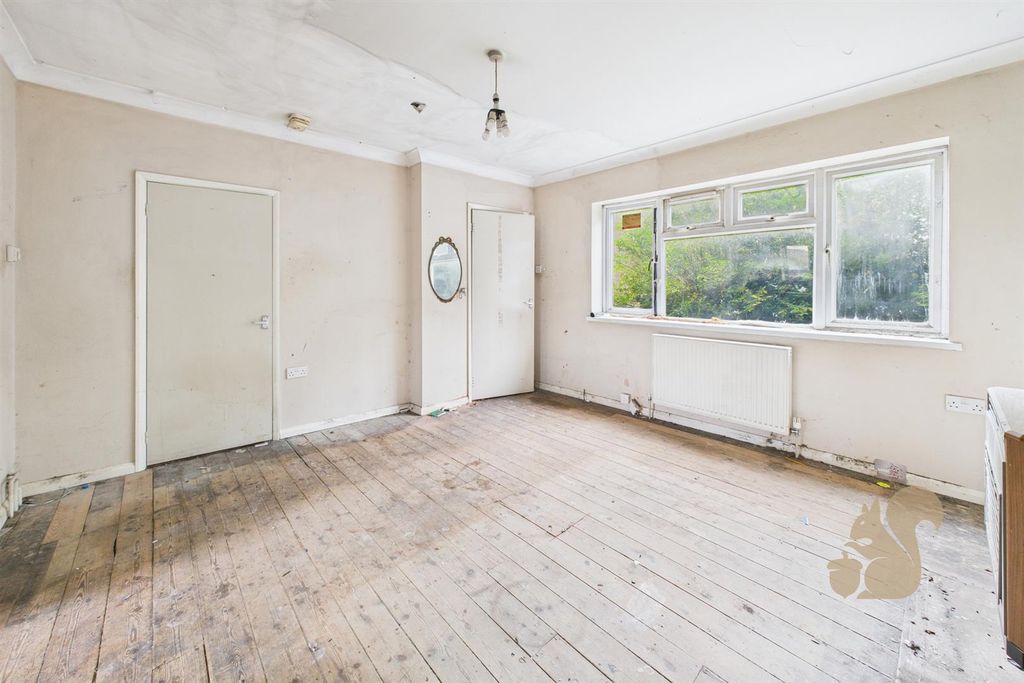 Property photo 2 of 10 Lounge