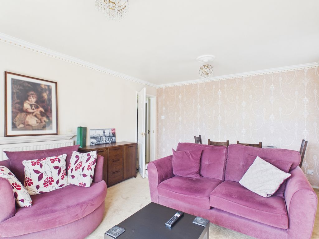 Property photo 3 of 19 Cam01832G0-Pr0340-Still002