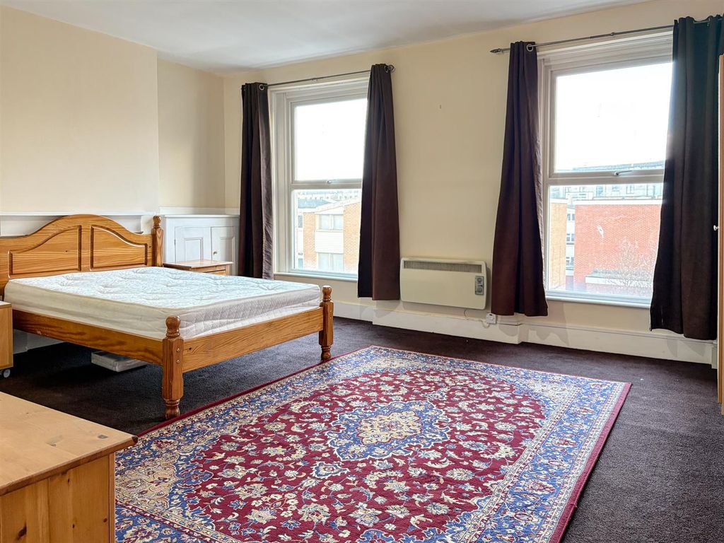 Property photo 2 of 13 6936A71d94061B05A73942ce_2Ba11Ef54Aa60746E64939c4c