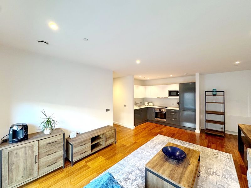 Property photo 2 of 11 Photo 1