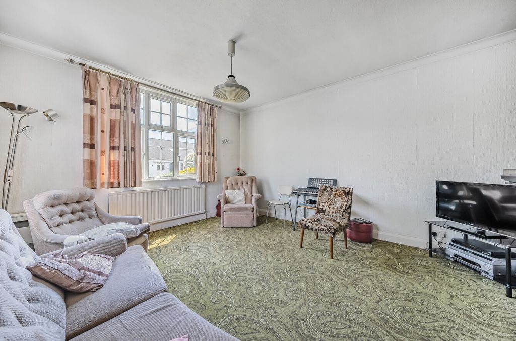 Property photo 2 of 12 1294494-3-682B471...