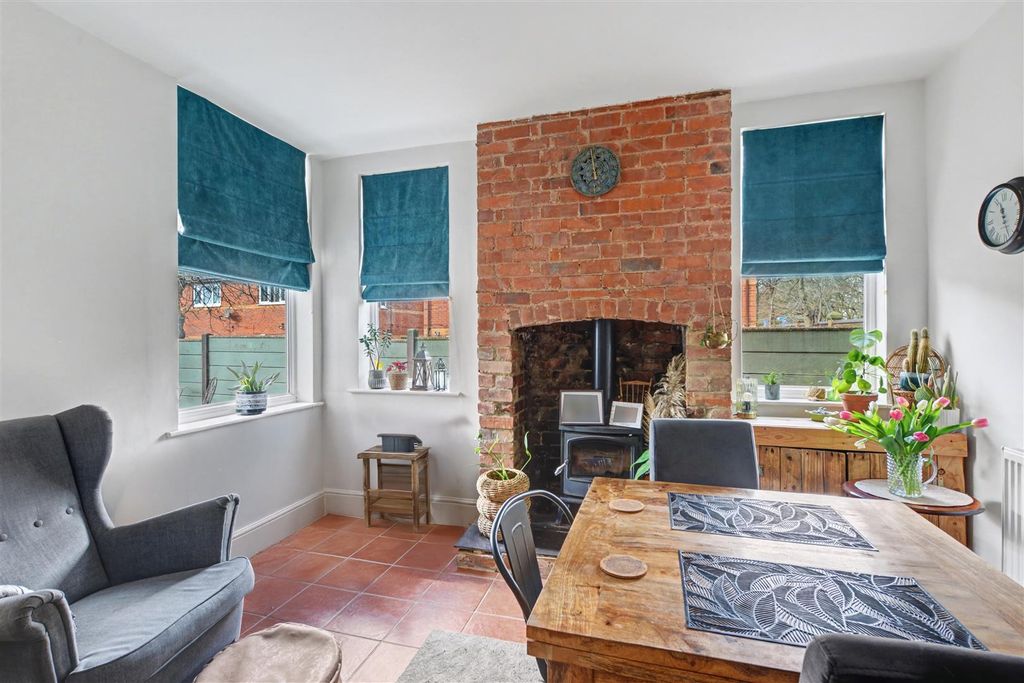 Property photo 3 of 14 Dining Room_3.Jpeg