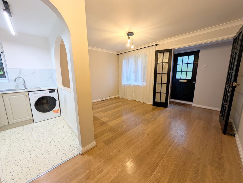 Property photo 2 of 9 Living Room