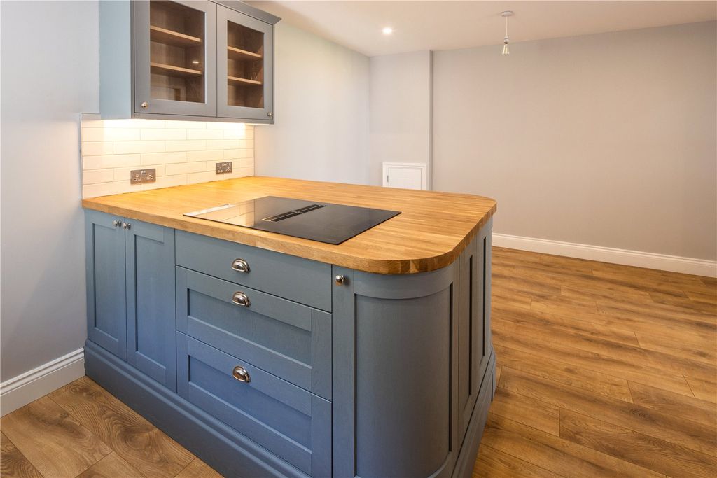 Property photo 3 of 13 Kitchen