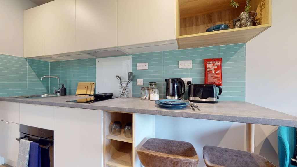 Property photo 2 of 21