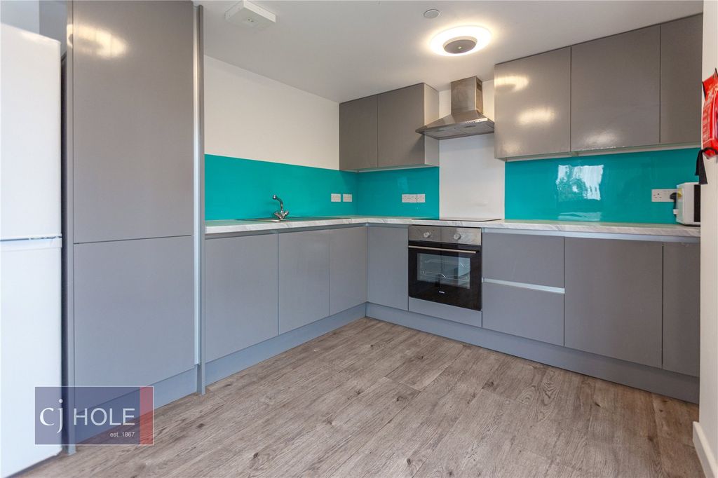 Property photo 2 of 34 Picture No. 97