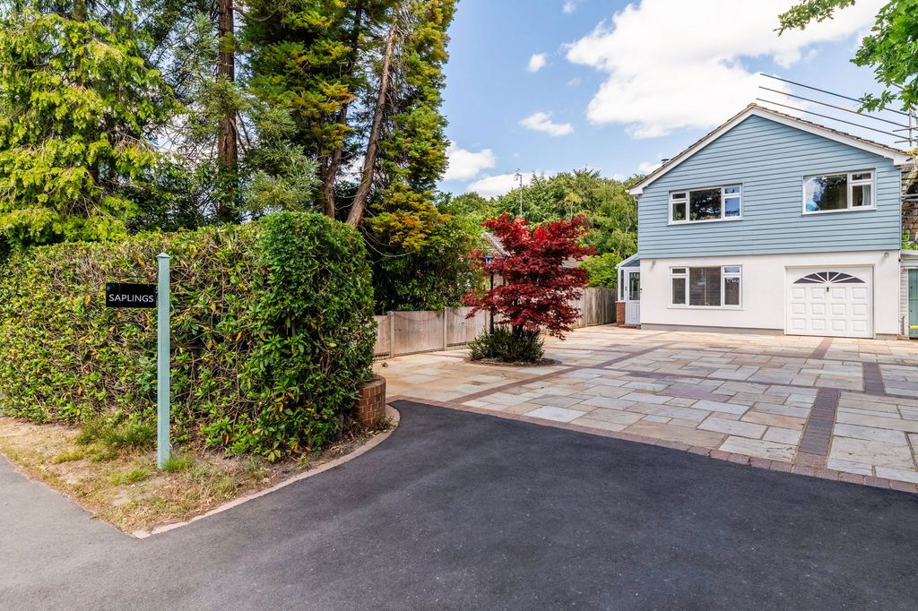 Property photo 1 of 32