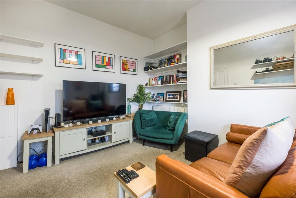 Property photo 3 of 10 5, 20 Tisbury Road-6.Jpg