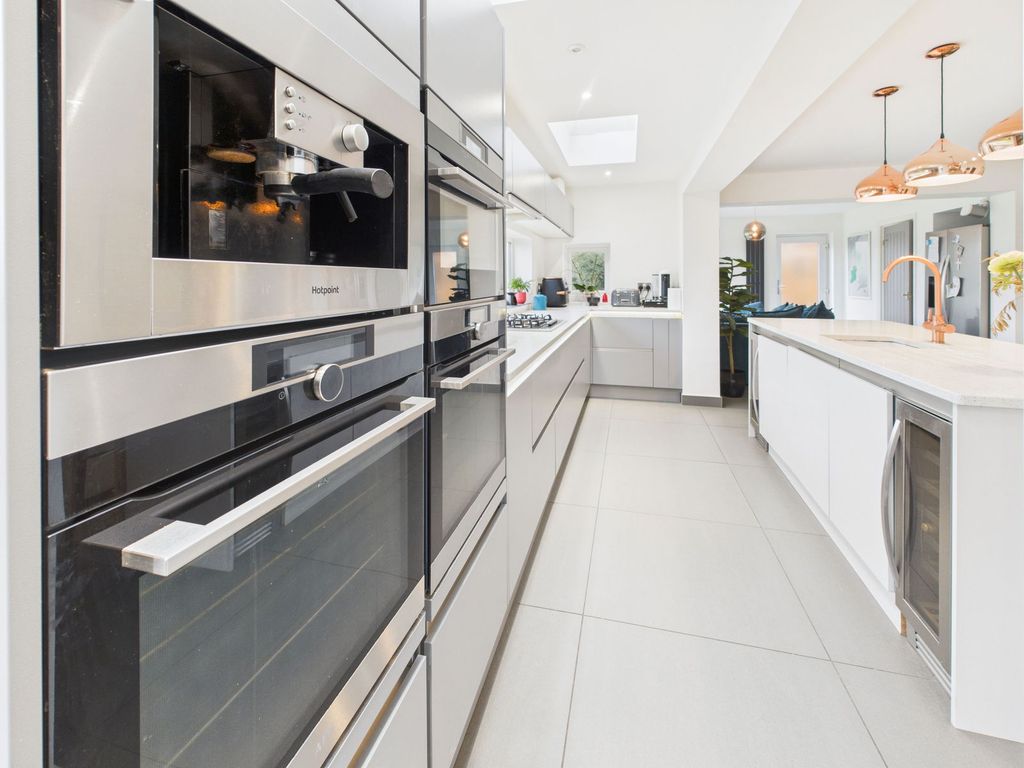 Property photo 3 of 39