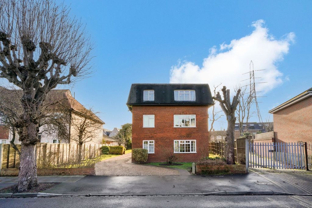 Property photo 2 of 12