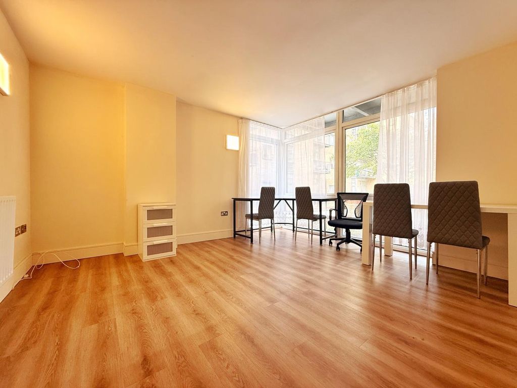 Property photo 3 of 8