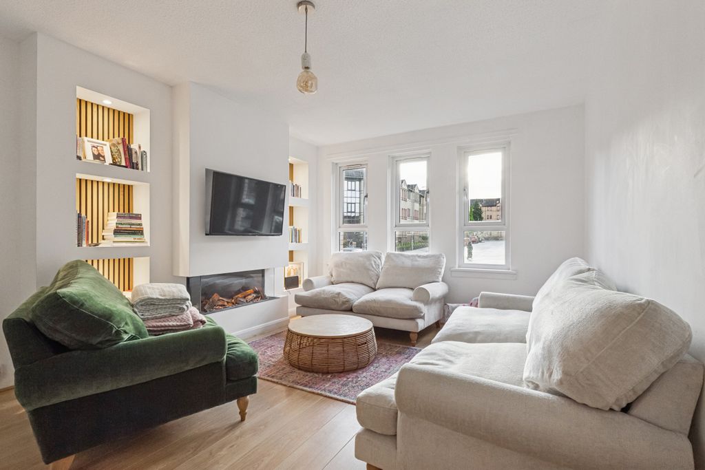 Property photo 2 of 31