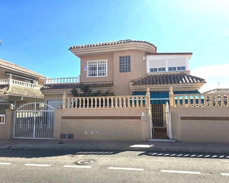 Property photo 1 of 49