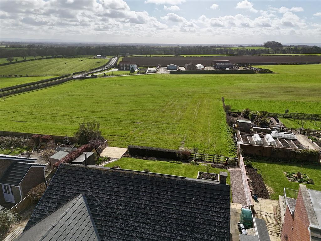 Property photo 1 of 20 Externally