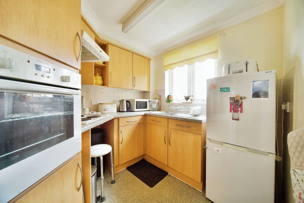 Property photo 2 of 16