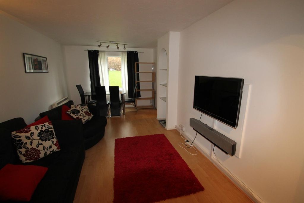 Property photo 3 of 6 5052063