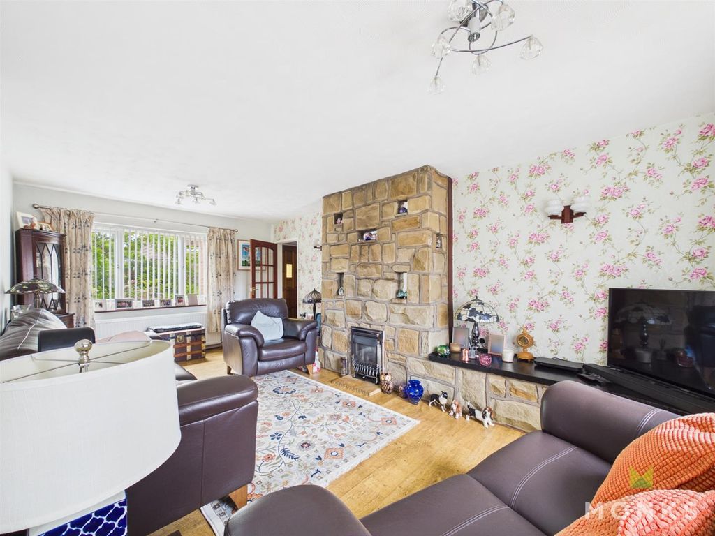 Property photo 3 of 17 Cam01420G0-Pr0961-Still008.Jpg