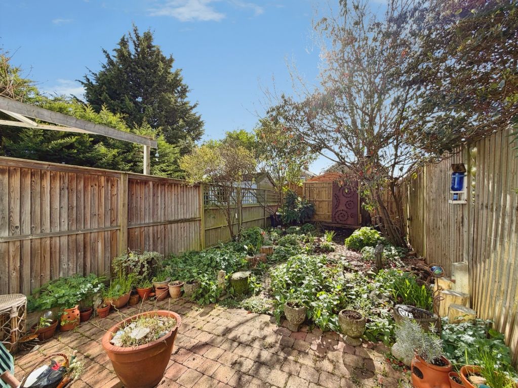 Property photo 2 of 18 4955854